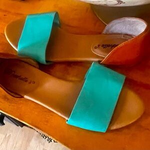 Cute Women’s sandals Size 6